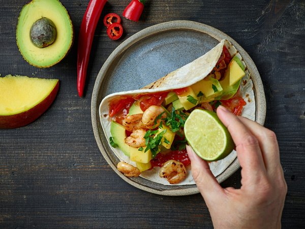 Quels sont les meilleurs conseils pour organiser une soirée tacos avec des garnitures variées?